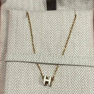 Hermes Mini Pop H pendent.